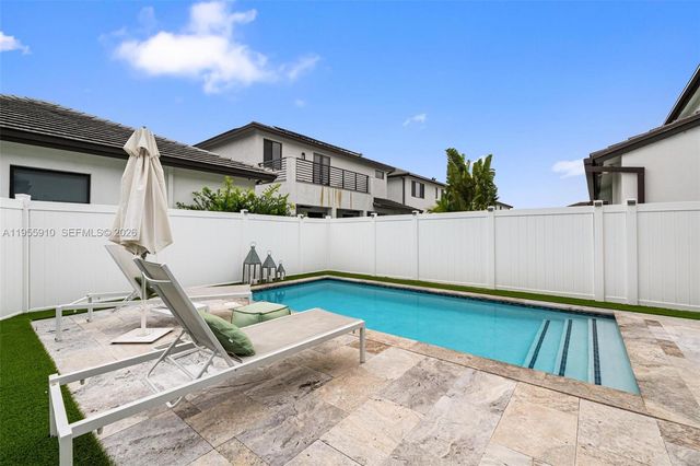 8086 NW 47th Ter, Doral, FL 33166