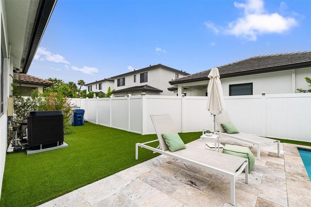 8086 NW 47th Ter, Doral, FL 33166