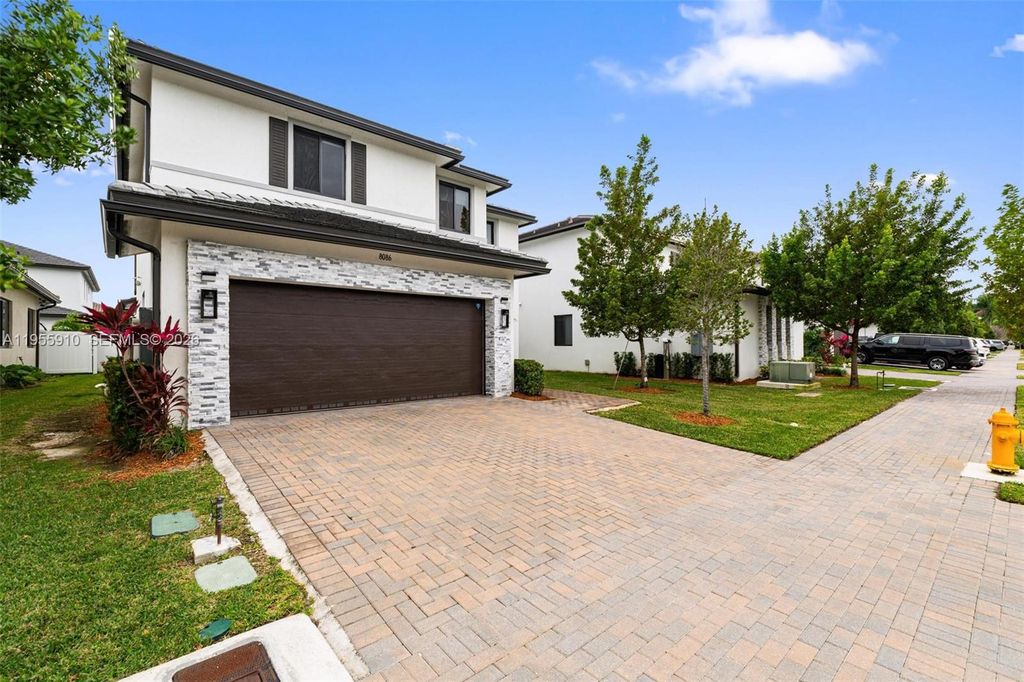 8086 NW 47th Ter, Doral, FL 33166