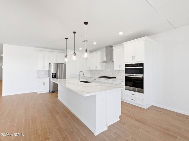 17671 W COLLEGE Drive, Goodyear, AZ 85395