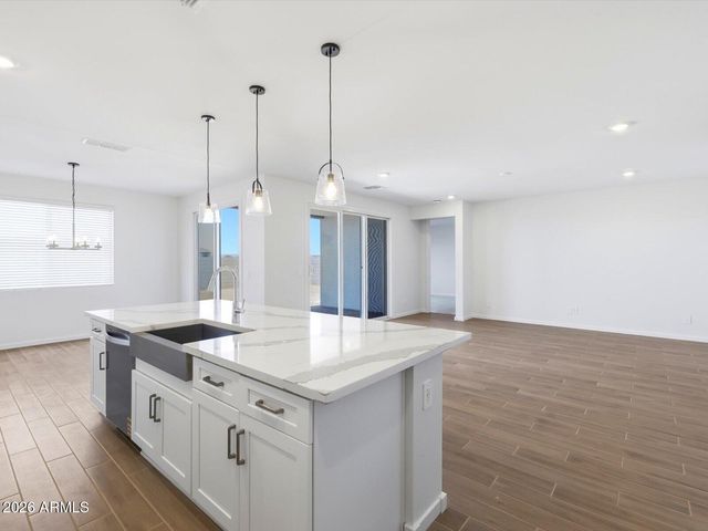 17671 W COLLEGE Drive, Goodyear, AZ 85395