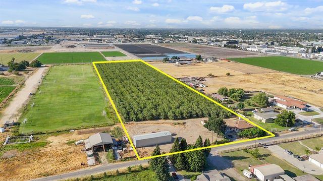 2007 W Glenwood Ave, Turlock, CA 95380