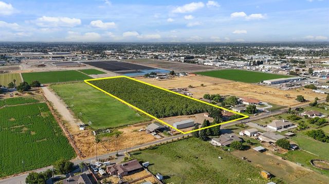 2007 W Glenwood Ave, Turlock, CA 95380