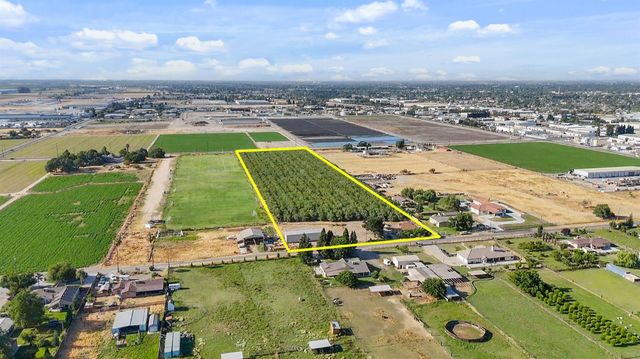 2007 W Glenwood Ave, Turlock, CA 95380