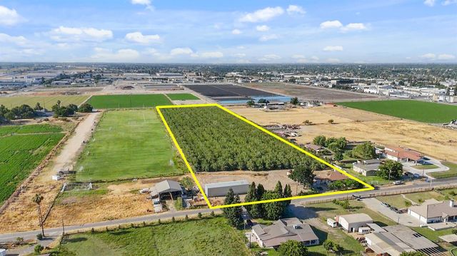 2007 W Glenwood Ave, Turlock, CA 95380