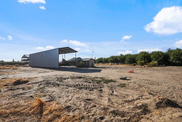 2007 W Glenwood Ave, Turlock, CA 95380