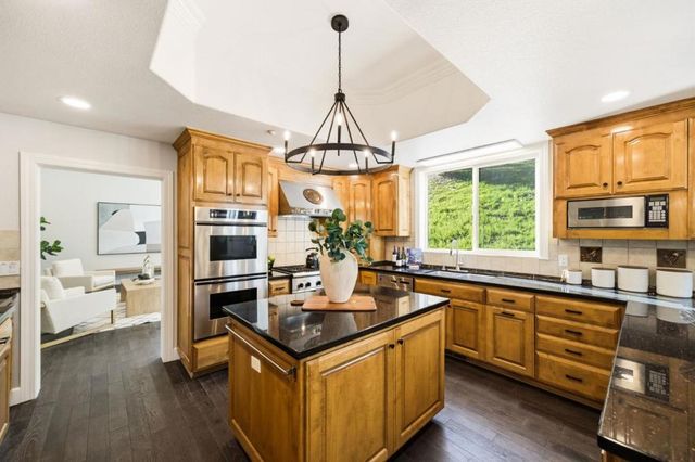 18400 Lakeview Court, Los Gatos, CA 95033