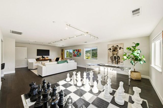 18400 Lakeview Court, Los Gatos, CA 95033