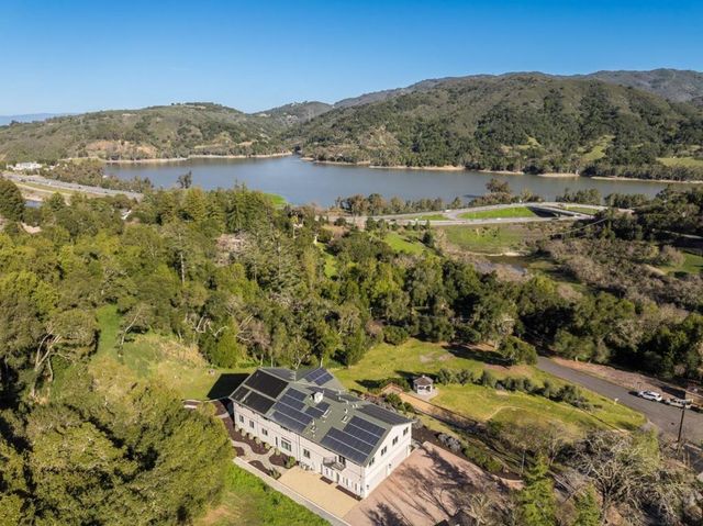 18400 Lakeview Court, Los Gatos, CA 95033