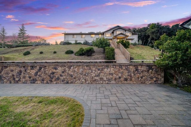 18400 Lakeview Court, Los Gatos, CA 95033