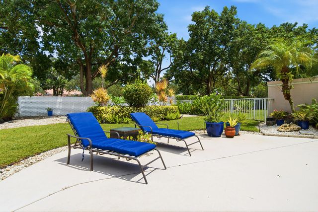 221 Green Point Circle, Palm Beach Gardens, FL 33418