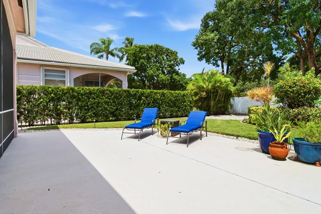 221 Green Point Circle, Palm Beach Gardens, FL 33418