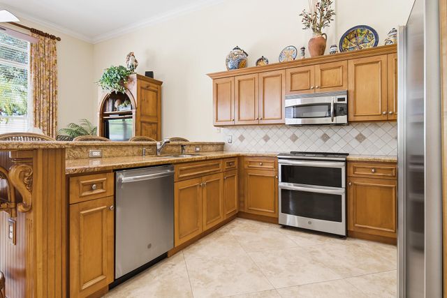 221 Green Point Circle, Palm Beach Gardens, FL 33418