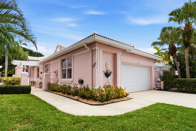 221 Green Point Circle, Palm Beach Gardens, FL 33418