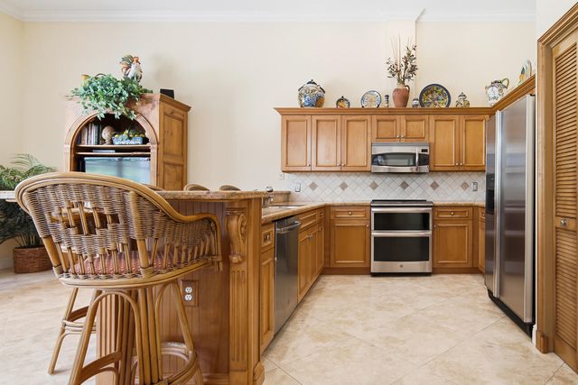 221 Green Point Circle, Palm Beach Gardens, FL 33418