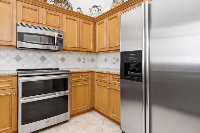 221 Green Point Circle, Palm Beach Gardens, FL 33418