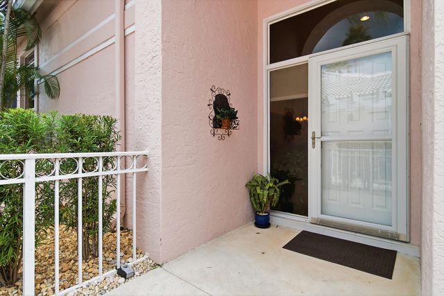 221 Green Point Circle, Palm Beach Gardens, FL 33418
