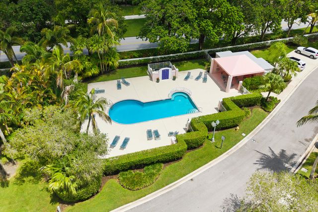 221 Green Point Circle, Palm Beach Gardens, FL 33418