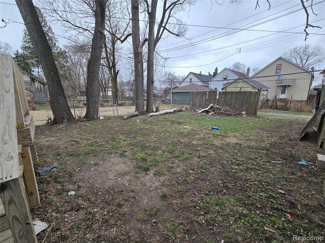 8976 Mcclellan Street, Detroit, MI 48213