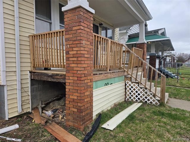 8976 Mcclellan Street, Detroit, MI 48213