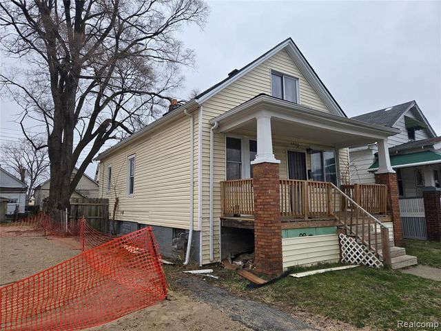 8976 Mcclellan Street, Detroit, MI 48213