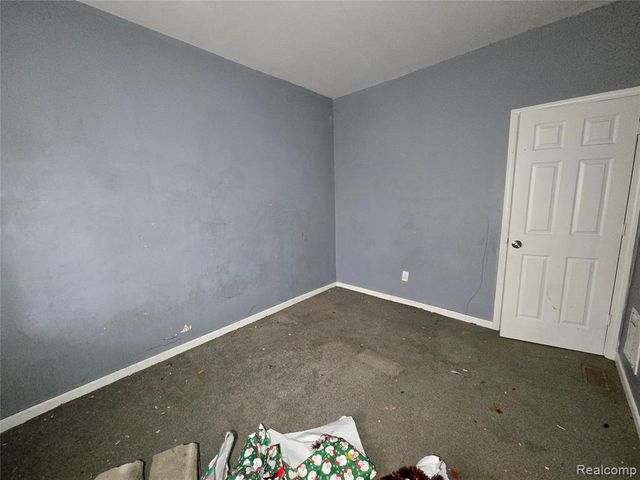 8976 Mcclellan Street, Detroit, MI 48213