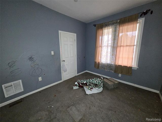 8976 Mcclellan Street, Detroit, MI 48213