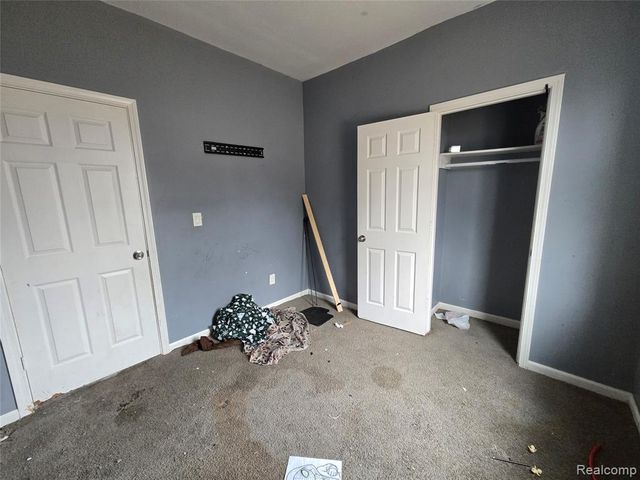 8976 Mcclellan Street, Detroit, MI 48213