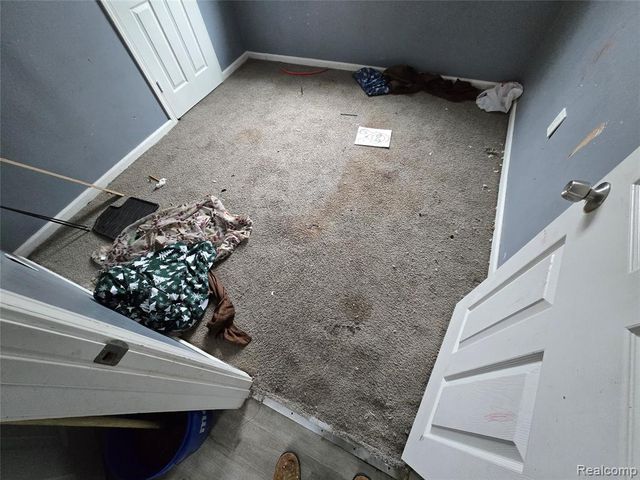 8976 Mcclellan Street, Detroit, MI 48213