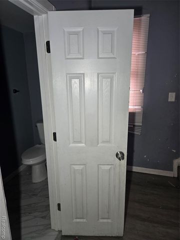 8976 Mcclellan Street, Detroit, MI 48213