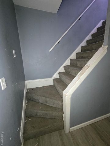 8976 Mcclellan Street, Detroit, MI 48213