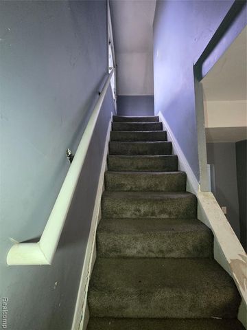 8976 Mcclellan Street, Detroit, MI 48213