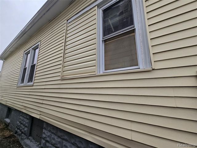 8976 Mcclellan Street, Detroit, MI 48213