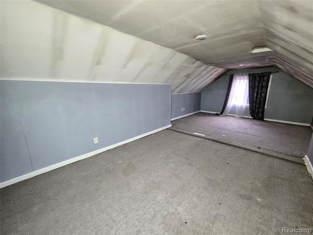 8976 Mcclellan Street, Detroit, MI 48213