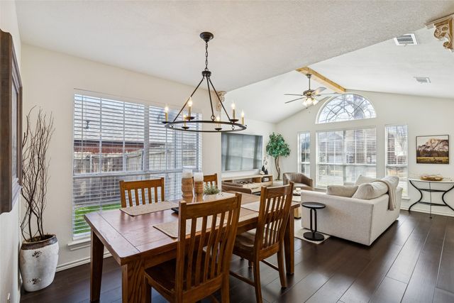 705 Timbercreek Drive, Hurst, TX 76053