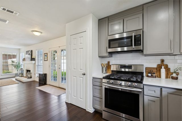 705 Timbercreek Drive, Hurst, TX 76053