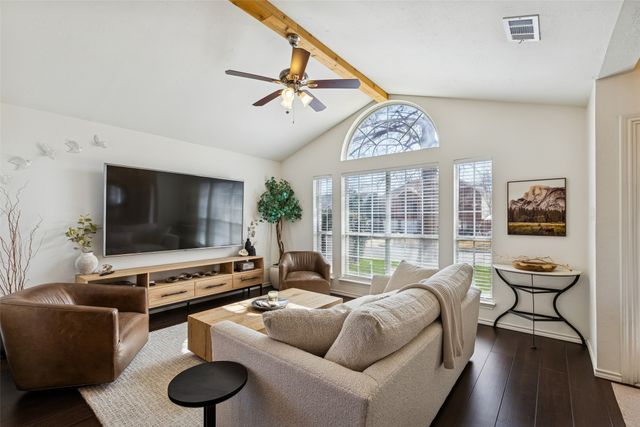 705 Timbercreek Drive, Hurst, TX 76053