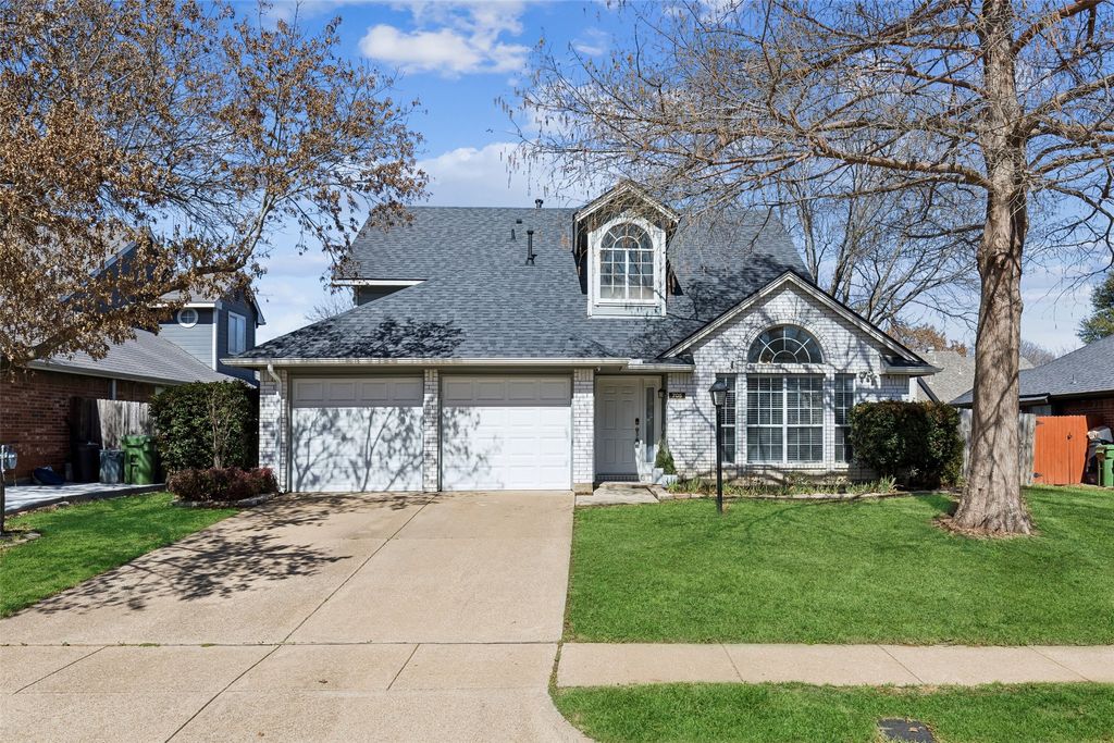 705 Timbercreek Drive, Hurst, TX 76053