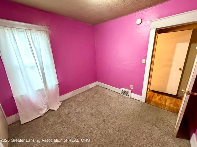 1335 N Martin Luther King Junior Boulevard, Lansing, MI 48915