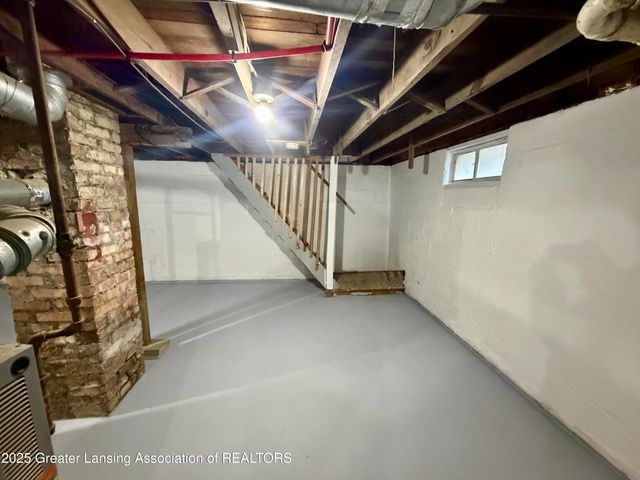 1335 N Martin Luther King Junior Boulevard, Lansing, MI 48915