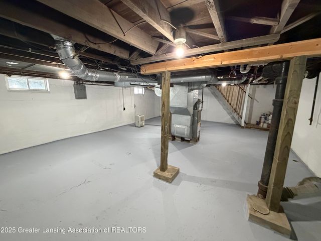 1335 N Martin Luther King Junior Boulevard, Lansing, MI 48915