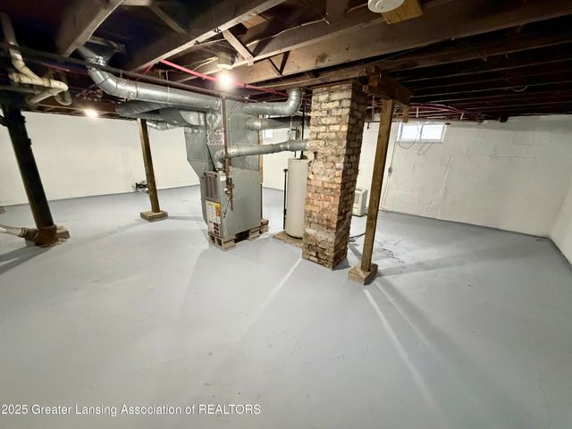 1335 N Martin Luther King Junior Boulevard, Lansing, MI 48915