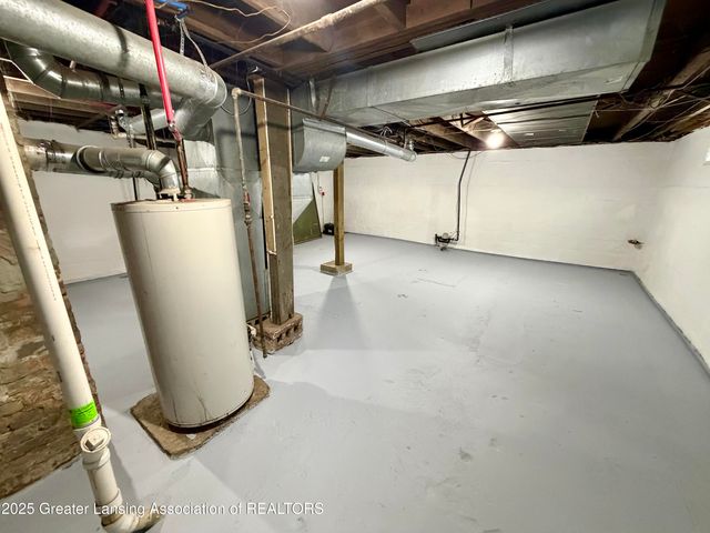 1335 N Martin Luther King Junior Boulevard, Lansing, MI 48915