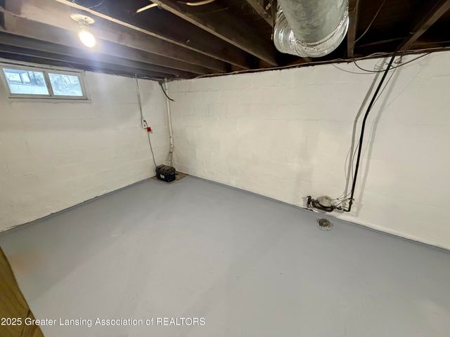 1335 N Martin Luther King Junior Boulevard, Lansing, MI 48915