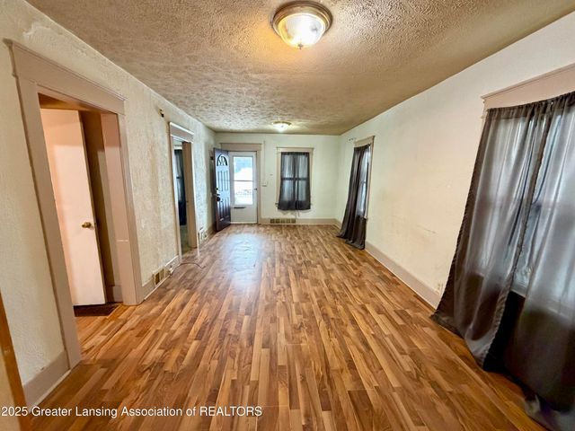 1335 N Martin Luther King Junior Boulevard, Lansing, MI 48915