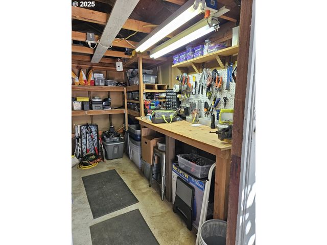 1200 E CENTRAL Ave 139, Sutherlin, OR 97479