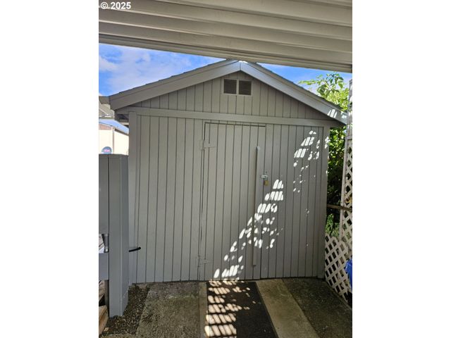 1200 E CENTRAL Ave 139, Sutherlin, OR 97479