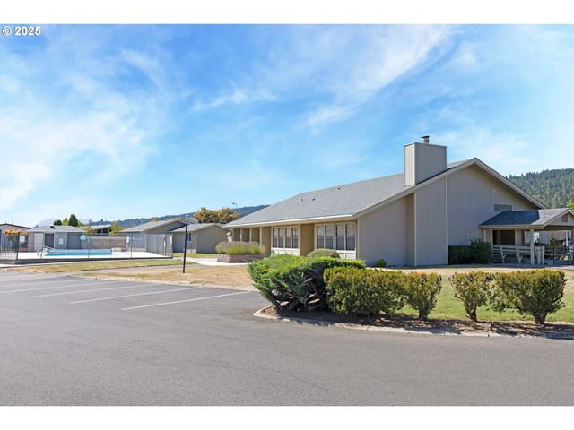 1200 E CENTRAL Ave 139, Sutherlin, OR 97479