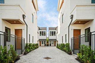5409 Chevy Chase D, Houston, TX 77056