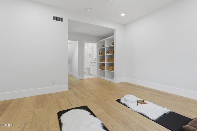 550 Unique Lane, Simi Valley, CA 93065